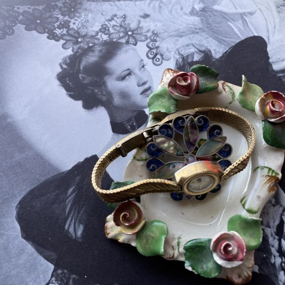 VINTAGE PORCELAIN FLOWER DISH